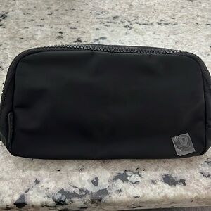Lululemon Everywhere Belt Bag